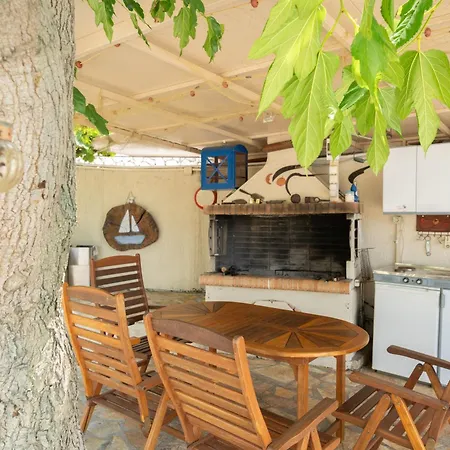 Agnanti Appartement *