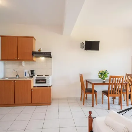 Agnanti Apartment
