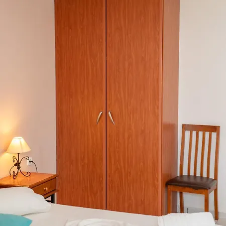 Agnanti Apartment *